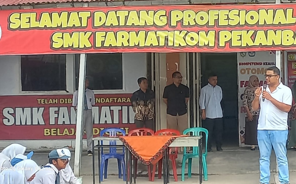AKBP Boby Ajak Pelajar SMK Farmatikom Wujudkan Pemilu Damai