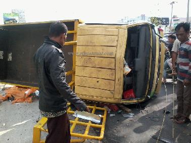 Kelebihan Muatan, Truk PT RBS Terguling