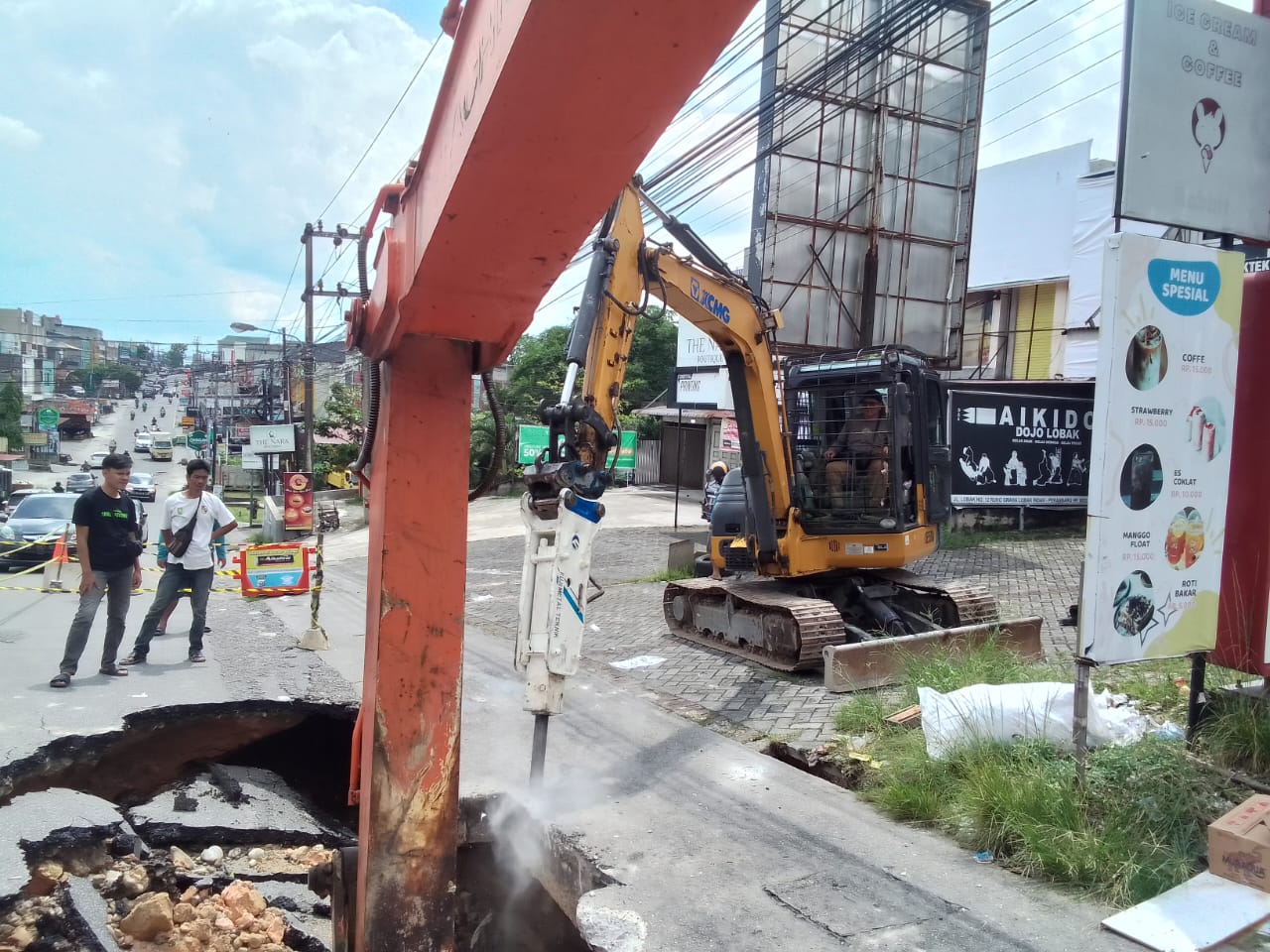 Jalan Lobak Amblas, PUPR Pekanbaru Gesa Perbaikan