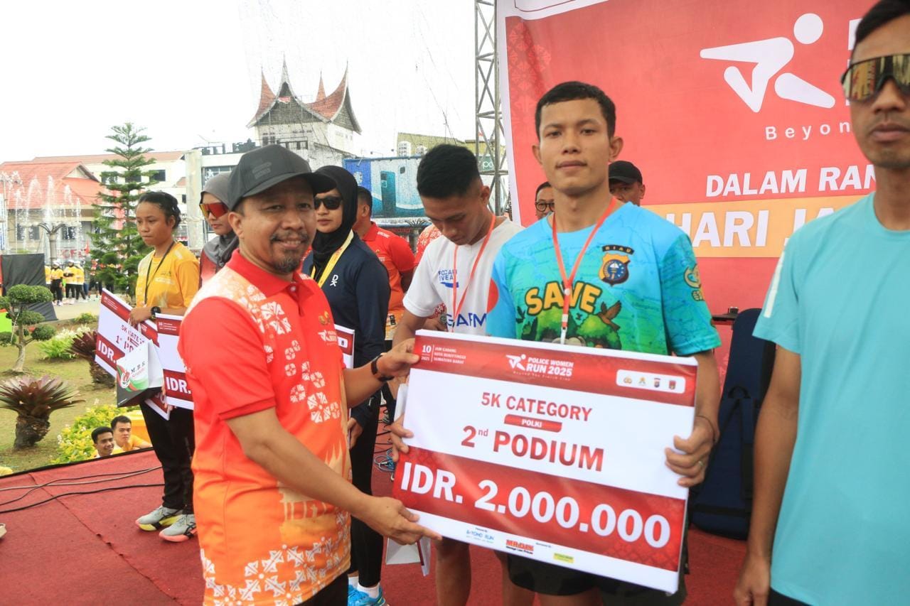 Bripda Wanda Siregar Raih Juara II Police Woman Run 2025, Harumkan Nama Brimob Polda Riau