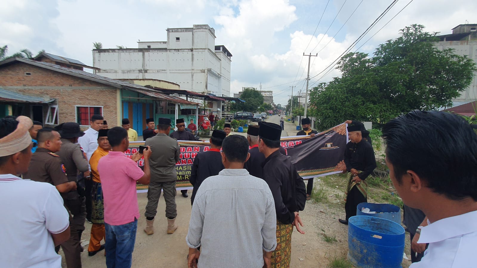 Masyarakat Adat Luhak Kepenuhan Rohul Tolak Penabalan Gelar Raja Indra Jaya