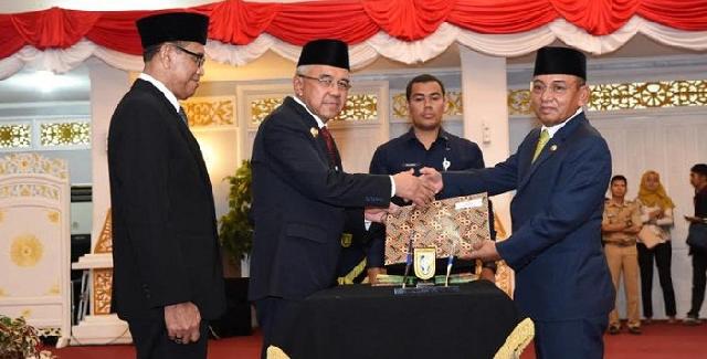 Gubernur Riau Serahkan DIPA 2017, Tiga Daerah Terima DID