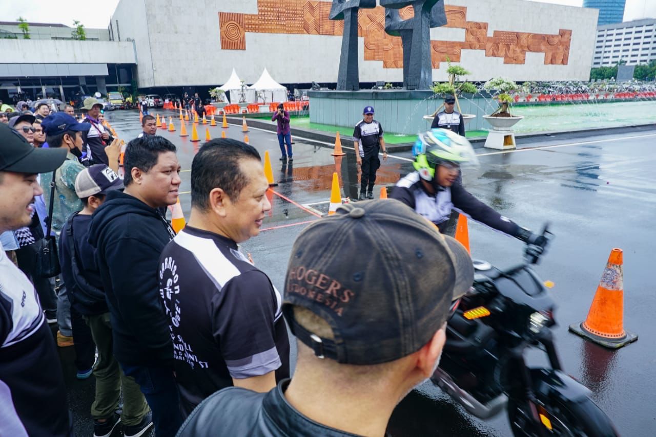 Ketua MPR RI Bamsoet Buka Safety Riding