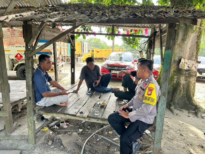 Lewat Cooling System, Polsek Tambang Jalin Silaturahmi dengan Masyarakat Sungai Pinang