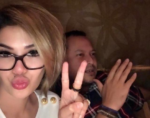 Duh, bibir monyong Nikita Mirzani disebut mirip bokong ayam!