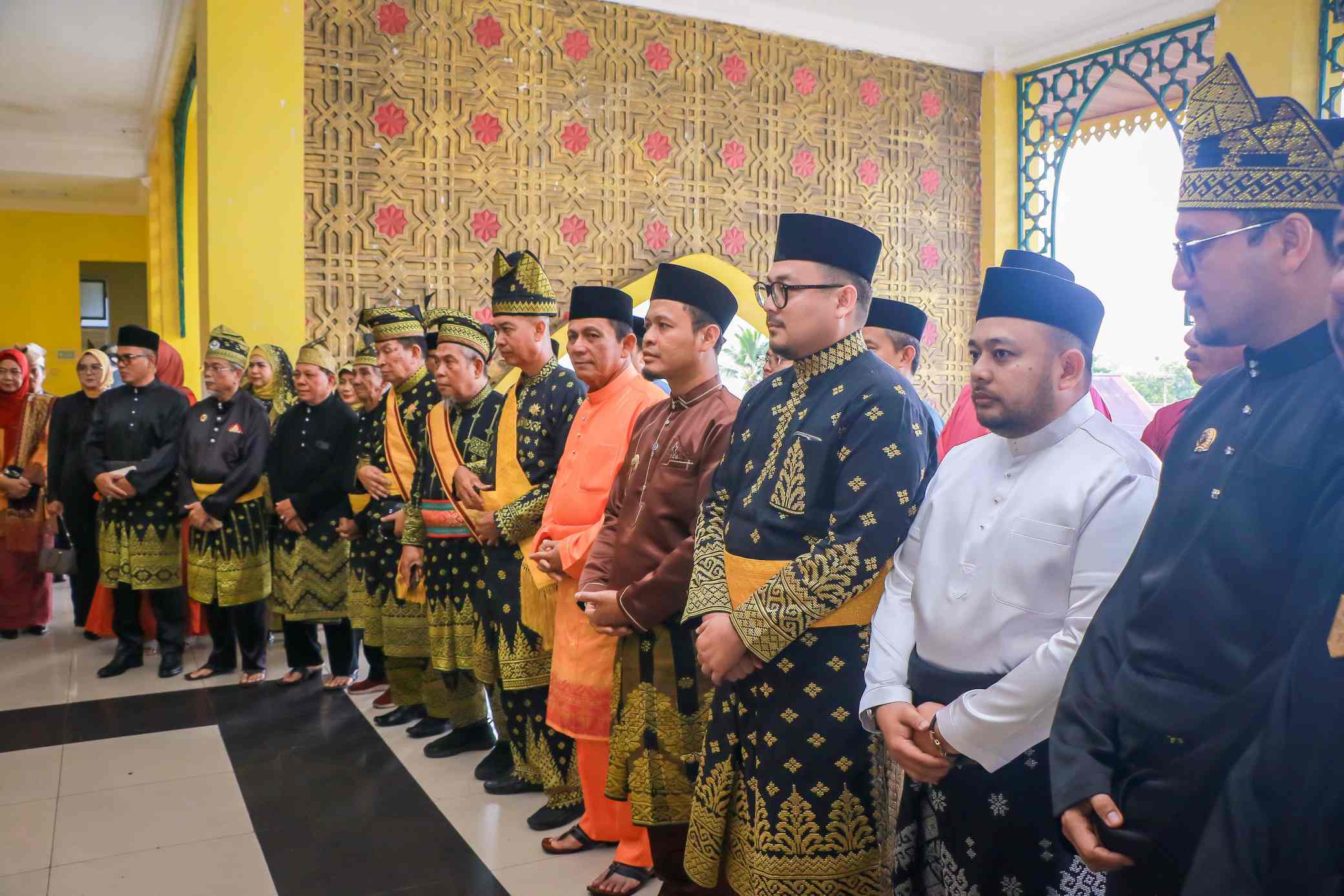 Ketua MKA LAMR Pekanbaru Dikukuhkan, Wako Agung Harapkan Sinergi Bangun Kota