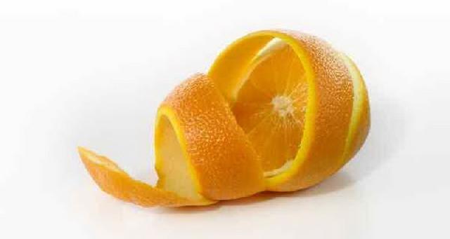 Makan Kulit Jeruk Melawan Suhu Dingin Lho