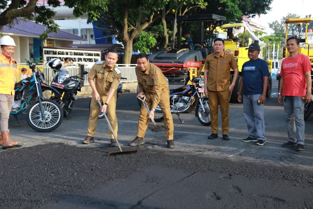 Overlay Jalan Rusak di Pekanbaru Dituntaskan Dalam 2 Pekan Kedepan