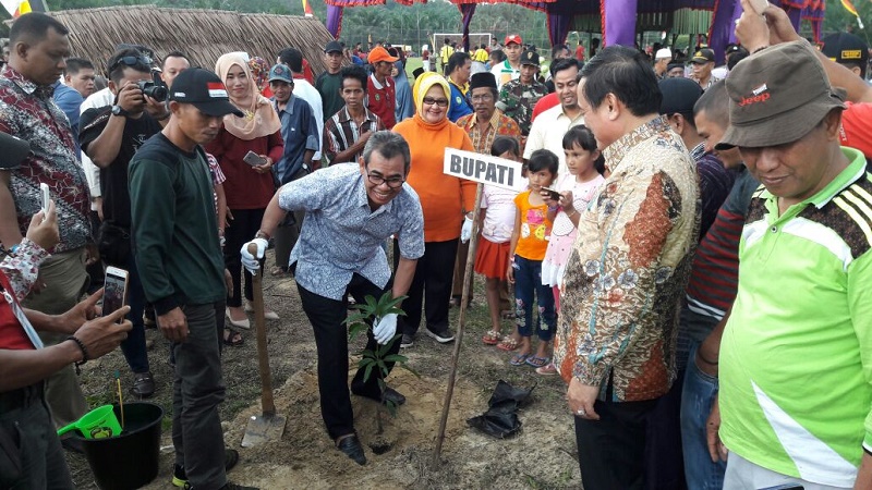 Melalui Pencanangan Penanaman Sejuta Pohon, Bupati: Mari Kita Lestarikan Alam