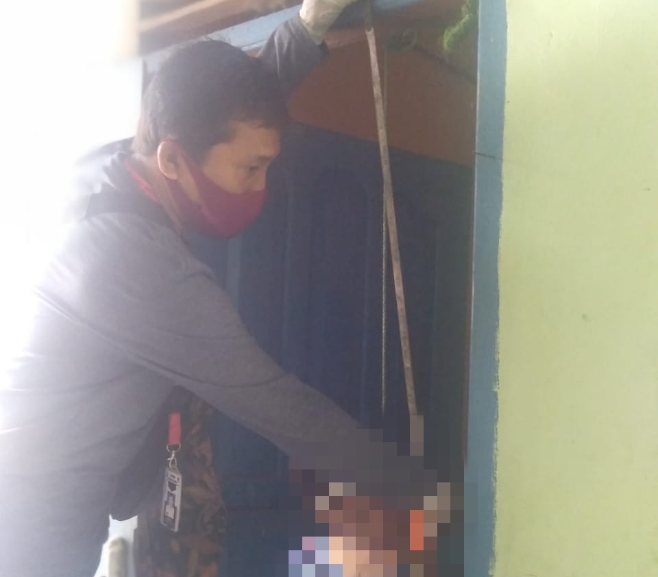 Polsek Tampan Evakuasi Dua Temuan Mayat Dalam Sehari