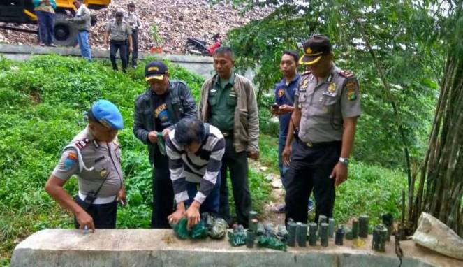 Geger! Sekarung Granat Ditemukan di Depok