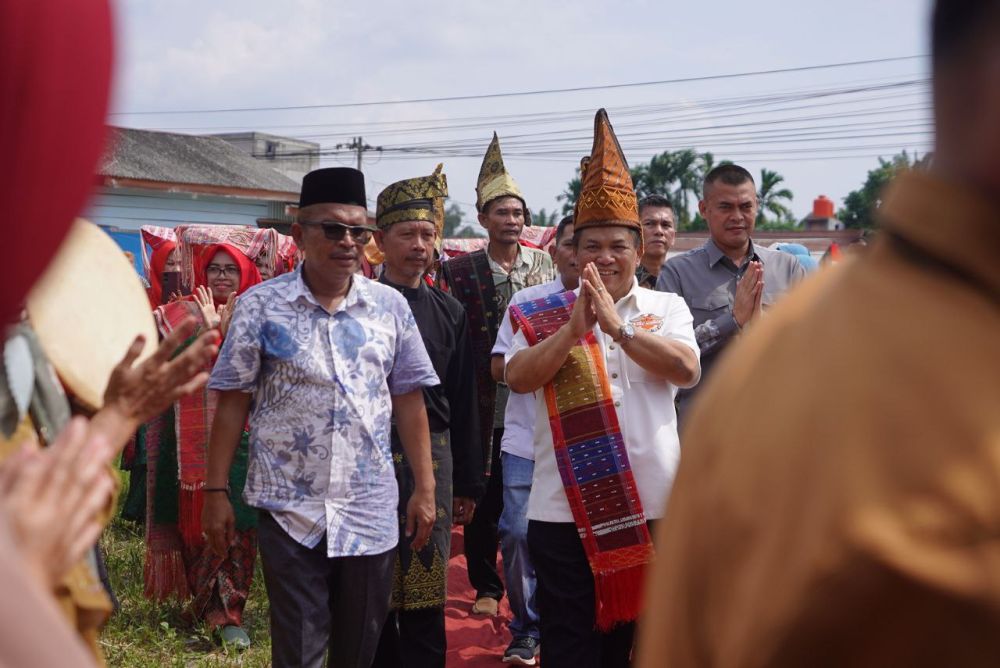 Warga Antusias Bersilaturahmi besama Pj Gubri SF Hariyanto