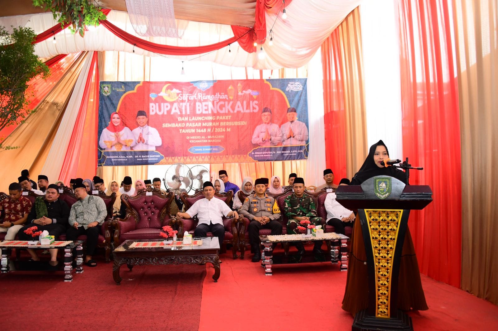 Bupati Kasmarni Safari Ramadhan bersama Anak Yatim dan Kaum Dhuafa