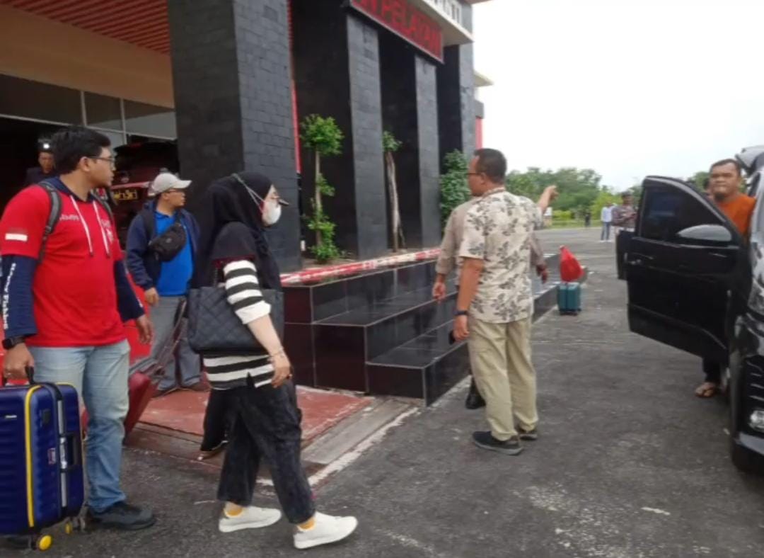 Keluar Mapolres, KPK Kembali Bawa Sejumlah Pejabat dan Ajudan Bupati