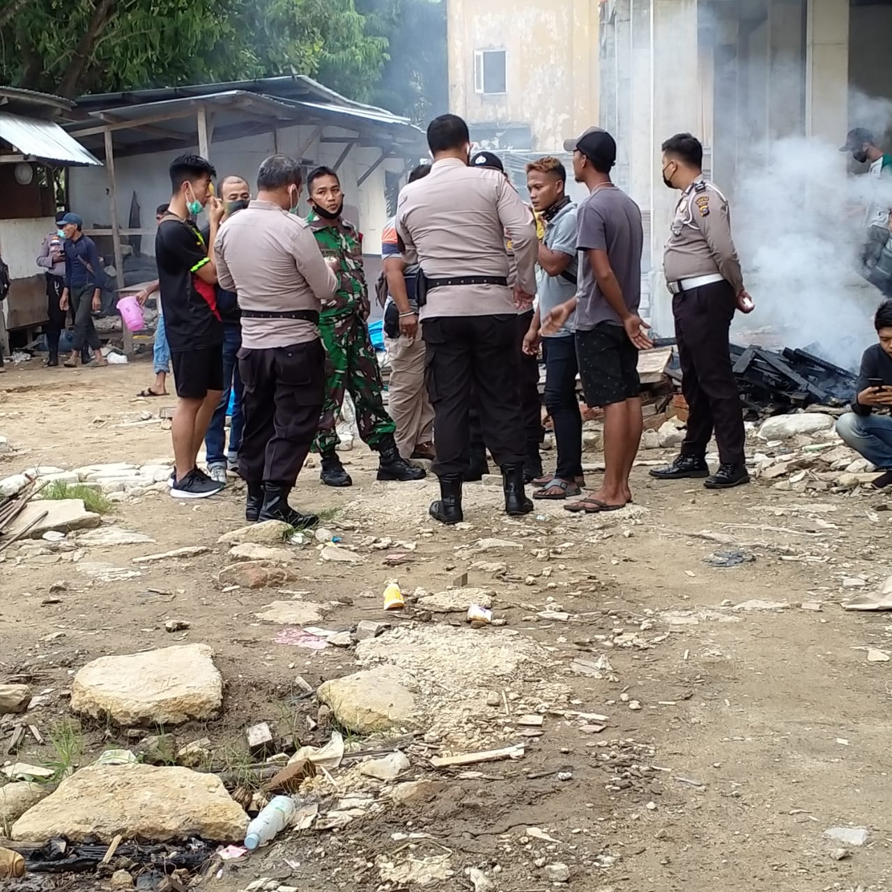 Makan Harus Ngutang Dulu, Puluhan Pekerja Proyek Pembangunan RSUD Puri Husada Mogok Kerja