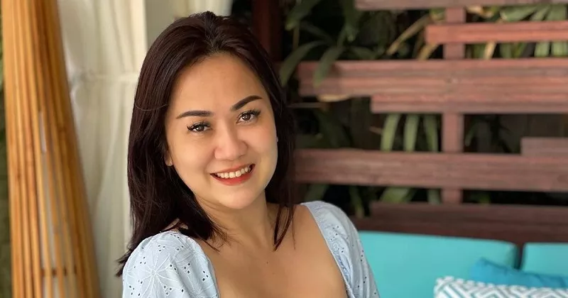 Berbalut Bodysuit, Tante Ernie Bikin Netizen Takjub!