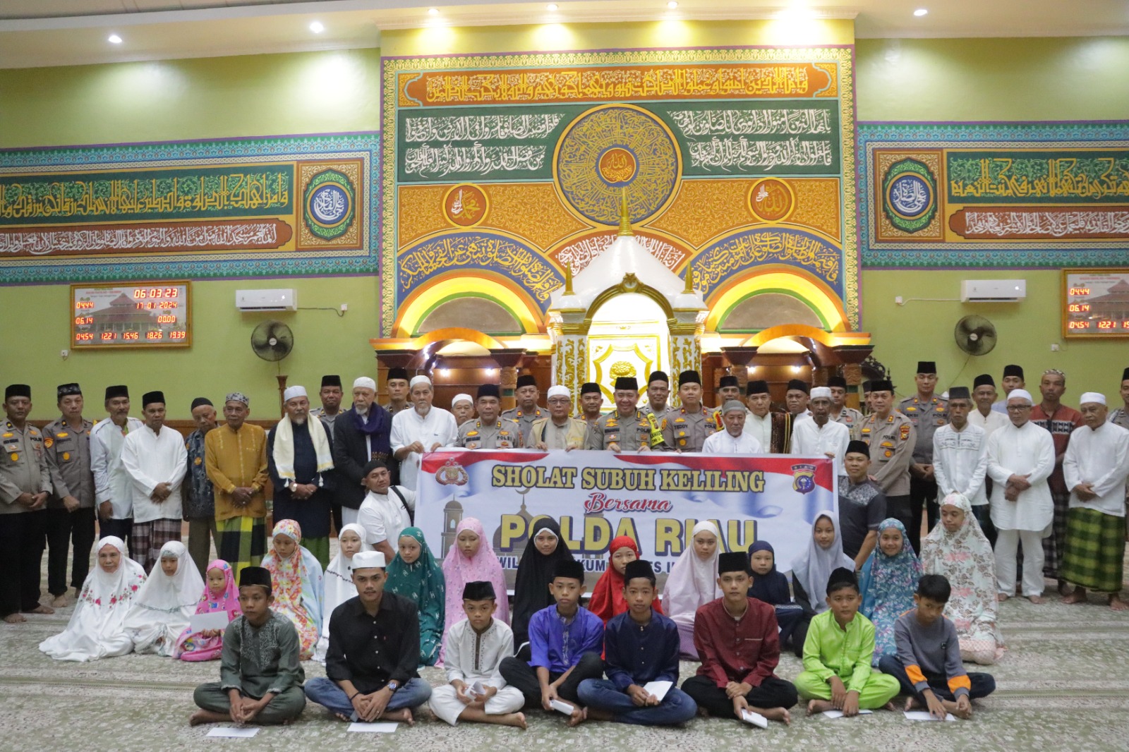 Subuh Berjamaah, Irwasda Polda Riau Ajak Warga Ciptakan Pemilu Damai