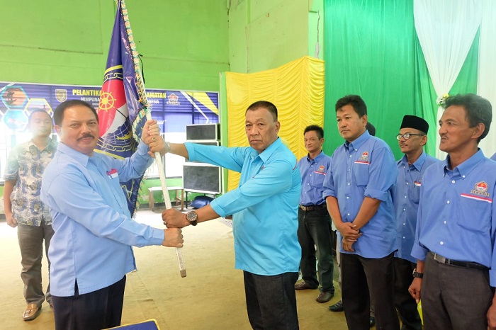 Sekda Sekaligus Ketua DPC HNSI Inhil Lantik Belasan Fungsionaris Ranting HNSI Tanah Merah