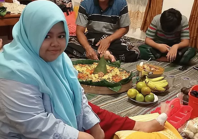 Duh! Kakinya Terinjak Sapi, Kekeyi Minta Doa Netizen agar Segera Sembuh