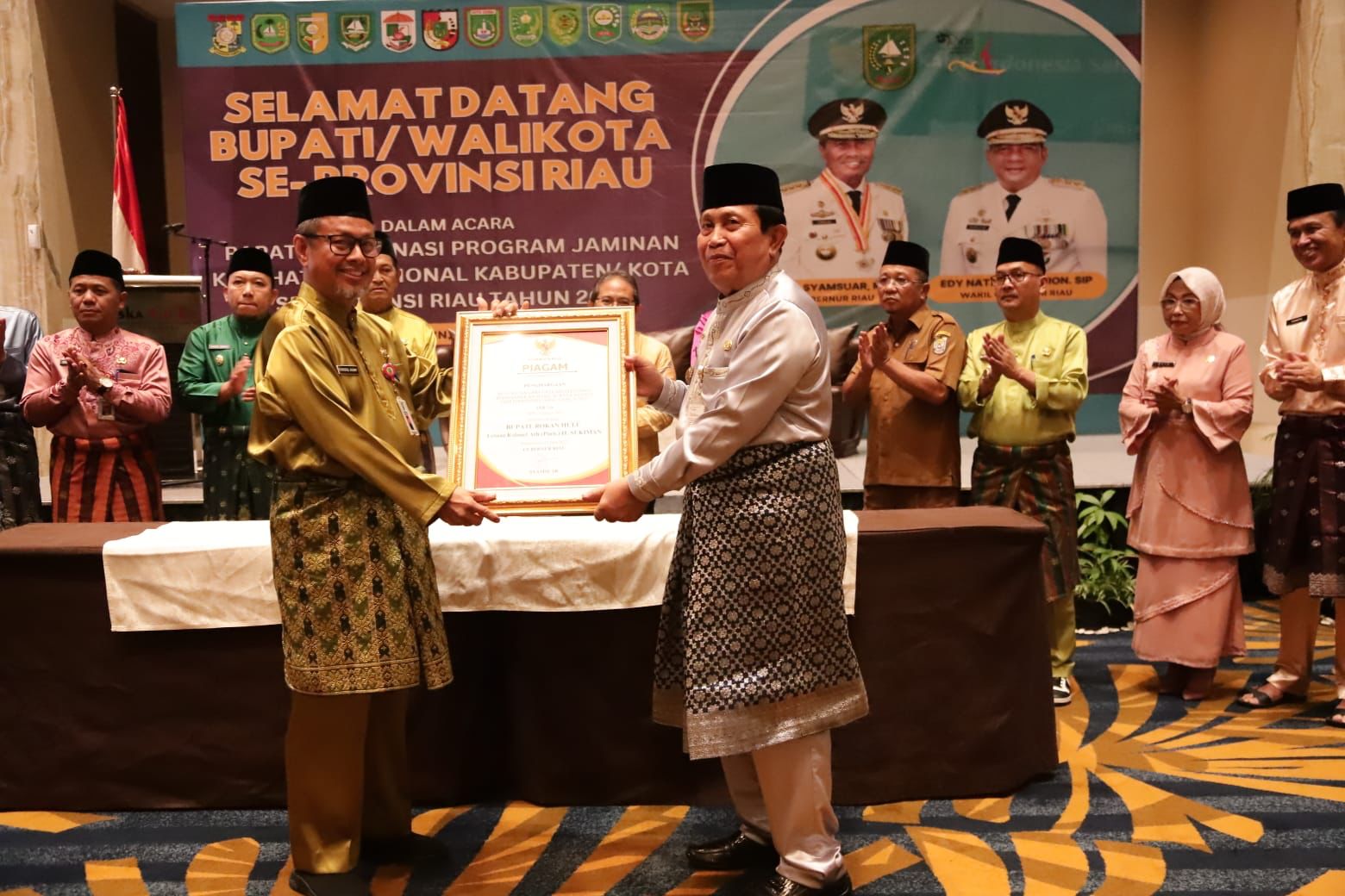 Bupati Sukiman Kembali Menerima Penghargaan atas Komitmennya Menurunkan Angka Stunting di Rohul