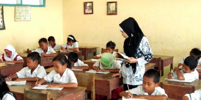 Pemkab Pelalawan Hibahkan Intensif Guru MDA dan TPA 2016 ke Kemenag