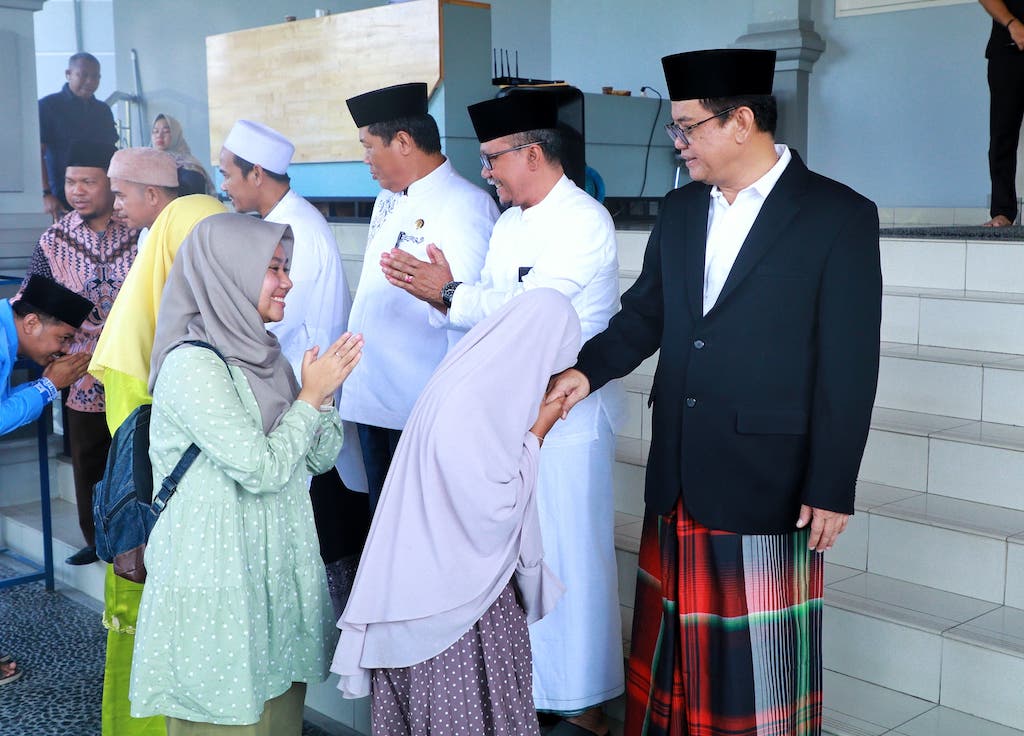 Pjs Bupati Siak Lepas Kontingen FASI 2024, Harapkan Prestasi Gemilang di Kancah Nasional