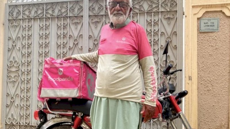 Berhutan akibat Pandemi, Pria 73 Tahun Ini Tempuh Jalan Terhormat untuk Melunasinya