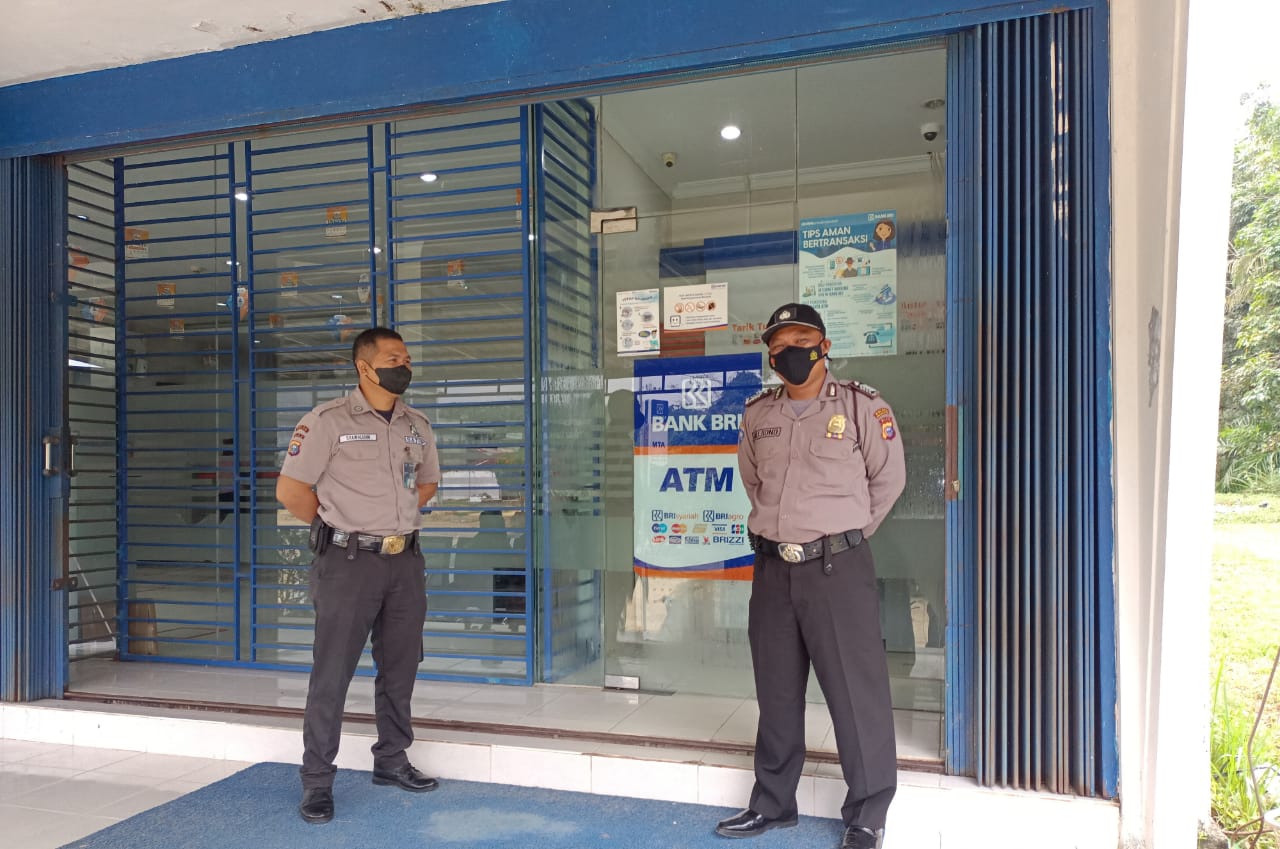 Sambangi BRI Kerumutan, Unit Patroli Imbau Nasabah Waspada Aksi Kejahatan
