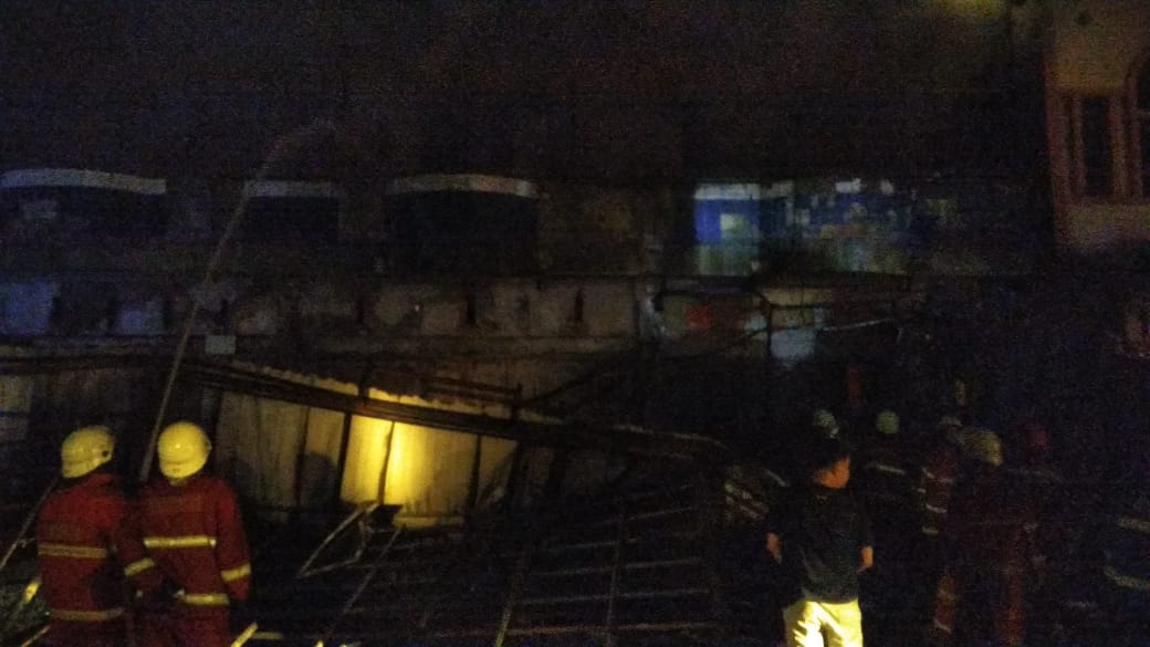 Kebakaran di Kaharuddin Nasution Pekanbaru Sabtu Malam Hanguskan Empat Ruko