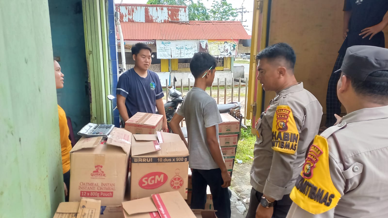 Polsek Mandau Berikan Pembekalan Khusus kepada Buruh Angkut Menjelang Pilkada 2024