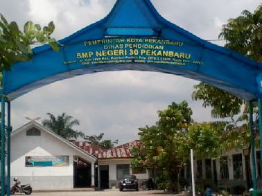 SMPN 30 Pekanbaru Juara II Dalam Turnamen Futsal Tingkat SMP/MTs se-Pekanbaru