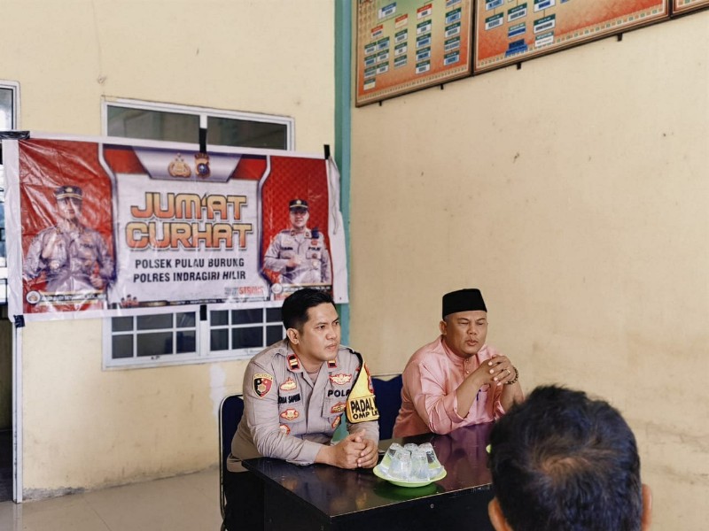 Lewat Jumat Curhat, Kapolsek Pulau Burung Ajak Warga Gunakan Hak Pilih di Pilkada 2024