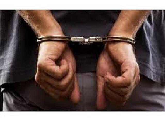 Asyik pesta sabu, polisi dan dosen dicokok petugas