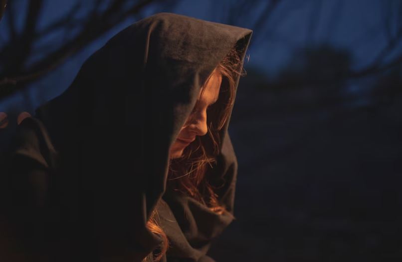 Berikut 4 Zodiak dengan Aura Misterius, Bikin Orang Penasaran dan Tertarik