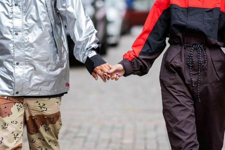 5 Hal Sepele Yang Bisa Menjadi Awal Perselingkuhan Secara Emosional