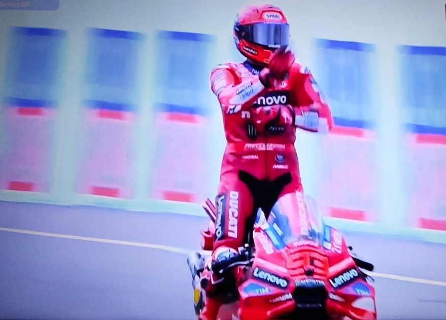 Tarian 'Aura Farming' Pacu Jalur Riau Mendunia, Marc Marquez Ikut Rayakan dengan Gaya Ikonik