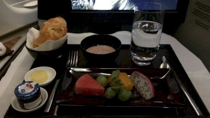 Guna Cegah PHK, Maskapai Ini Jual Makanan Kelas Bisnis di Supermarket