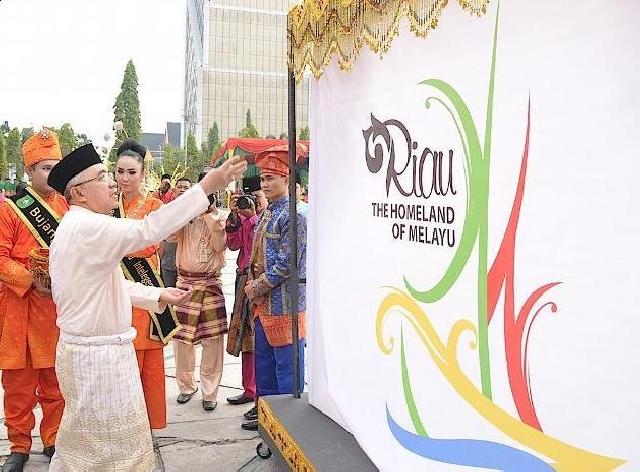 IT Faktor Utama Sukseskan Visi Riau 2020