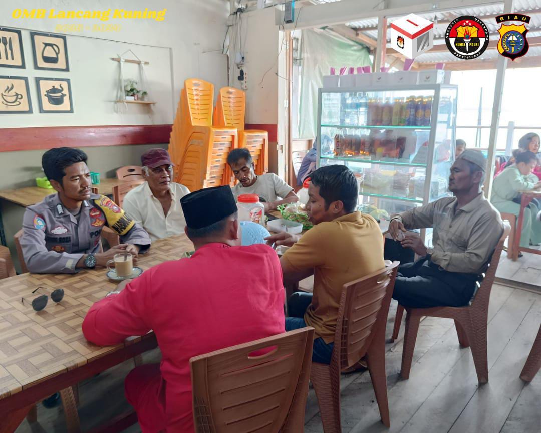 Polsek Tanah Merah Sosialisasikan Pemilu 2024 di Desa Selat Nama Melalui Cooling System