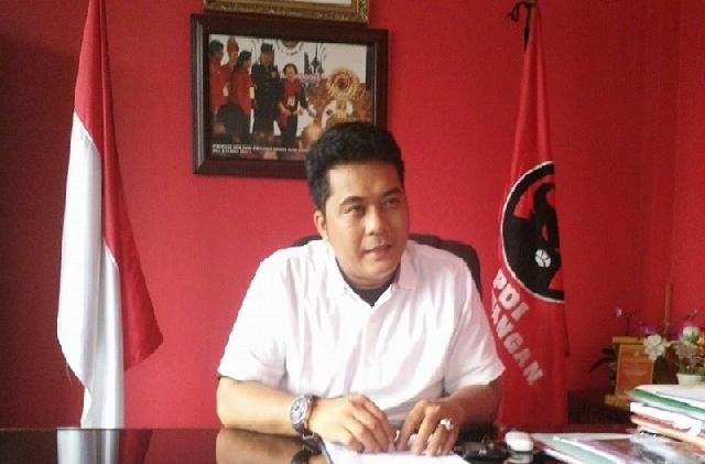 DPRD Minta Aksi Protes Puluhan Wali Murid di SMP 15 Pekanbaru Bisa Segera Diselesaikan