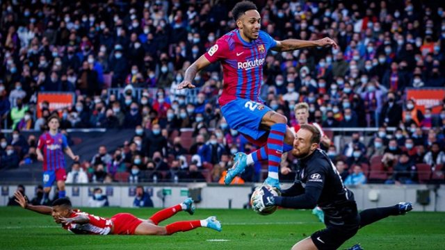 Barcelona vs Atletico: Dani Alves Cetak Gol dan Dikartu Merah, Blaugrana Tetap Menang Telak