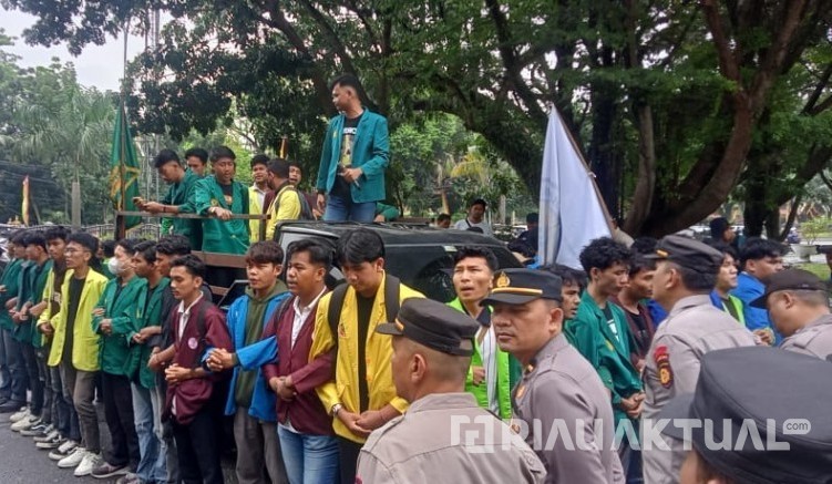 Mahasiswa Riau Gelar Aksi Tolak UU TNI, Peringatkan Masyarakat Soal Sejarah Kelam Dwifungsi ABRI