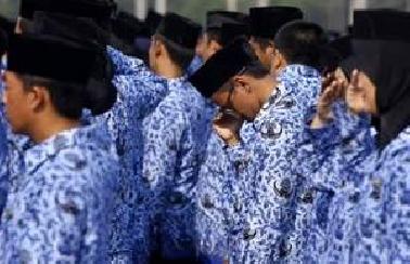 Beri Sanksi PNS Menambah Hari Libur