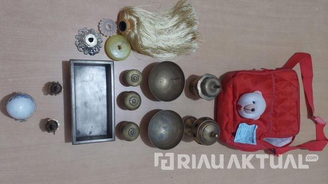 Pasutri Asal Bengkalis Nekat Curi Benda Bersejarah di Istana Siak