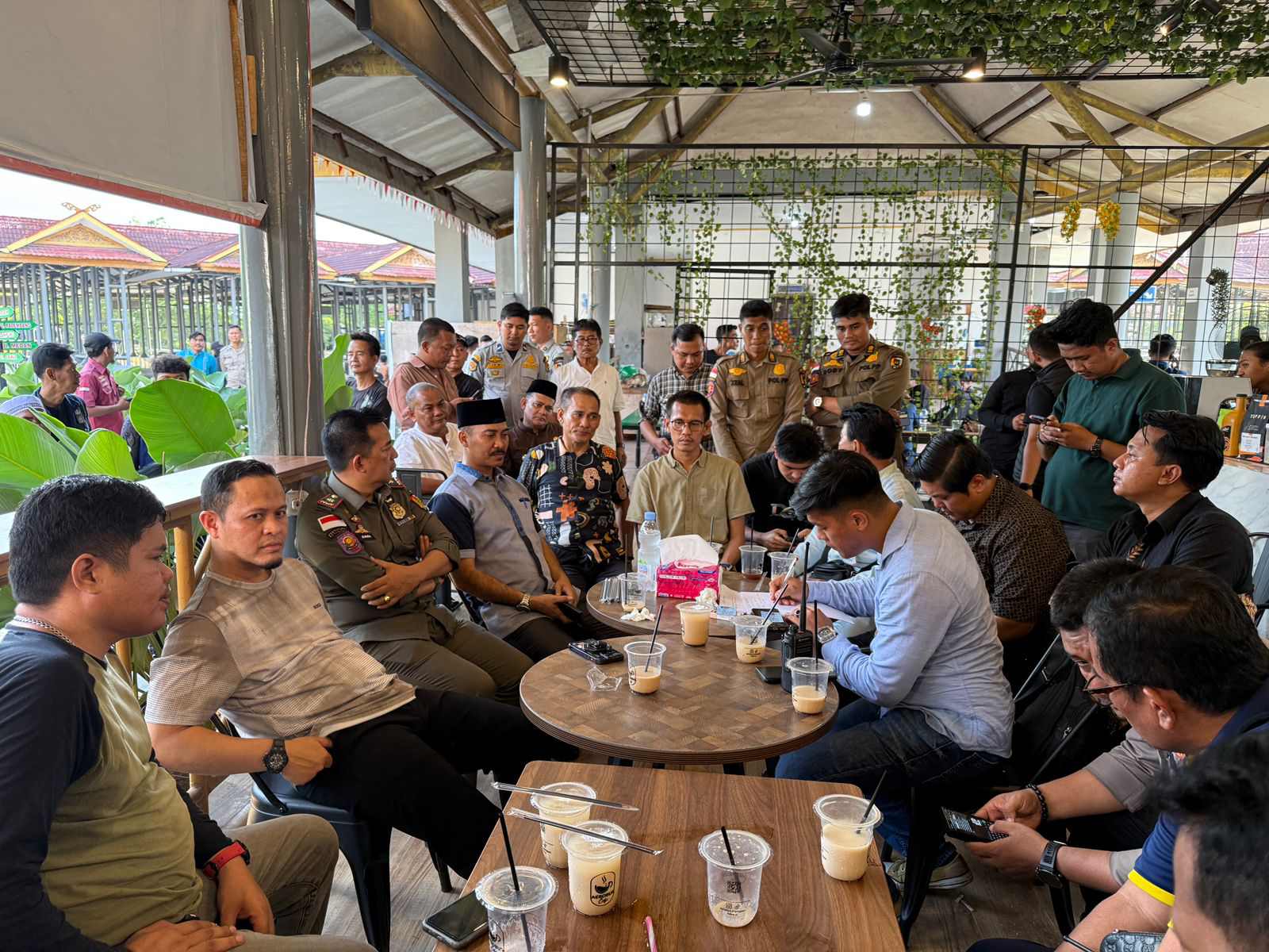 Wali Kota Pekanbaru Agung Nugroho Damaikan Dua Kelompok Pemuda yang Rebutan Lahan Parkir di Pasar Induk