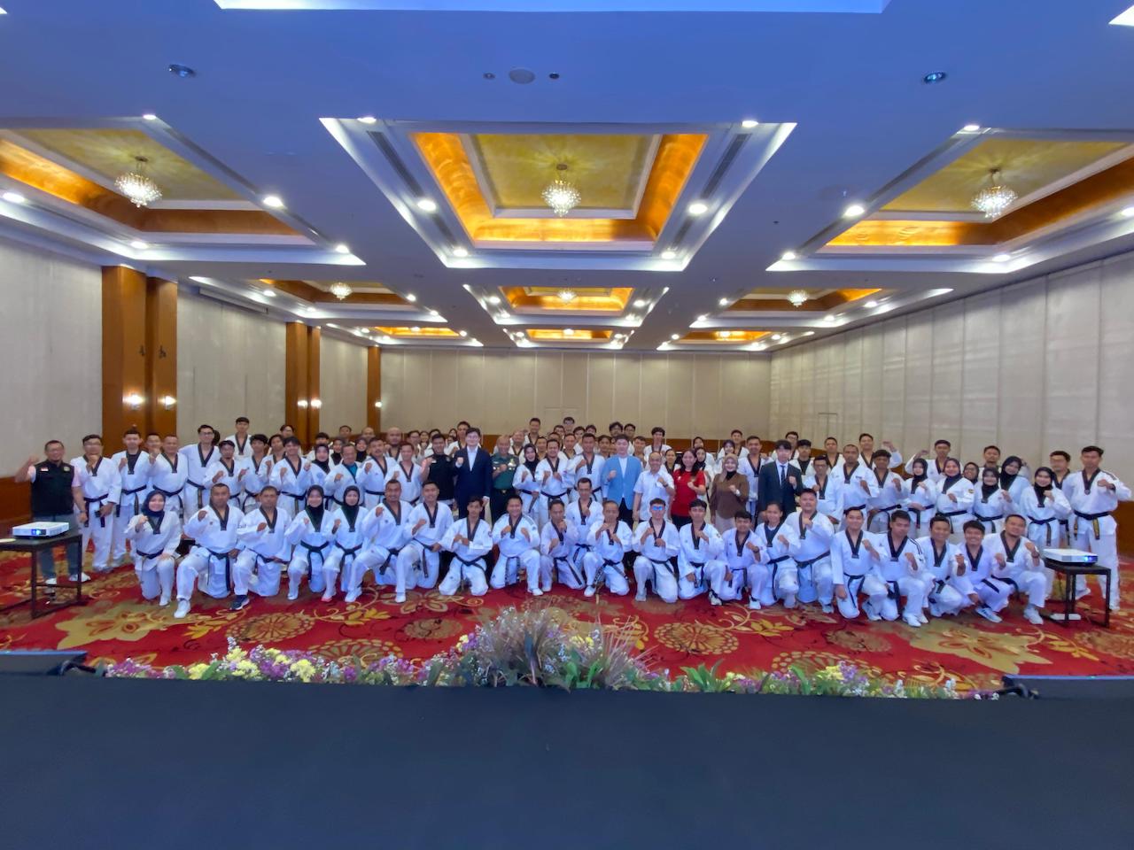 Pelatih Andalan Taekwondo Pekanbaru, Andrio Loka Saputra, Lulus Diklat Nasional Kyorugi dan Poomsae