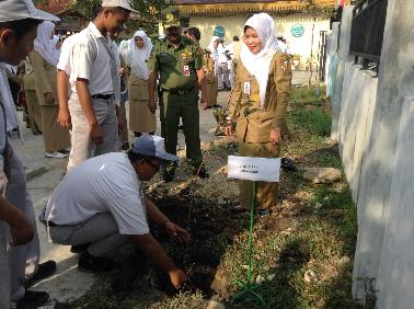 Bersama DKP, SMAN 4 Pekanbaru Ciptakan Green School