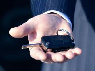 Pejabat Pensiun Diminta Kembalikan Mobnas