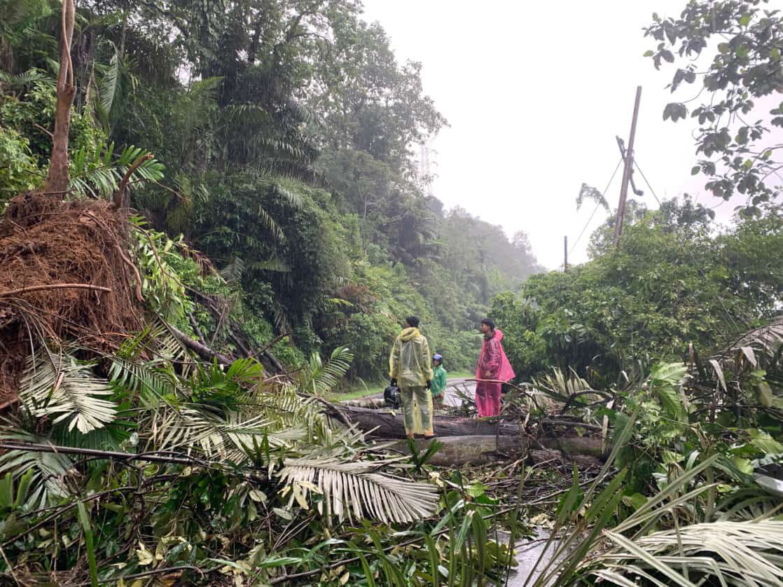 Longsor Tutup Jalan Sumbar-Riau di Pangkalan