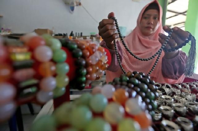 Pamor Batu Akik Redup, Pantai Pulau Rajo Sepi